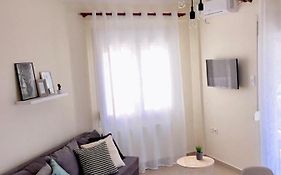Minimal Apartment Kavala